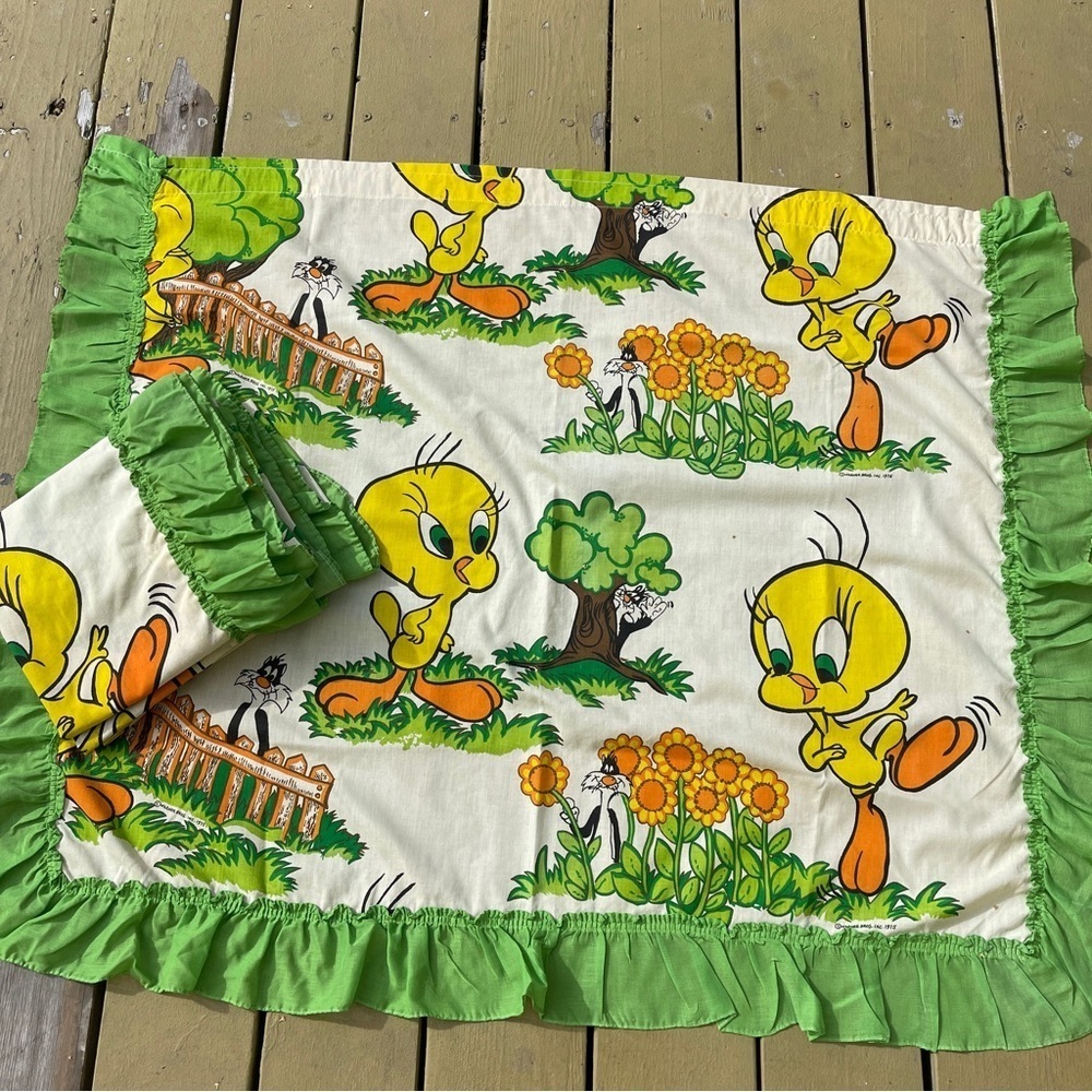 RARE find! Vintage 1975 Warner Bros Tweety and Sylvester curtain set